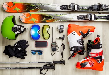 Freeride Aussrüstung (c) Adobestock
