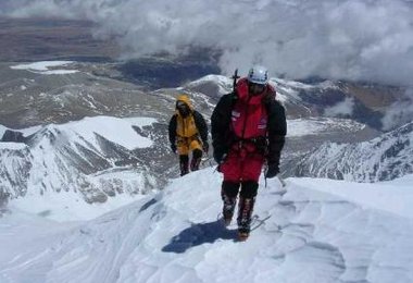 Die letzten Meter zum Gipfel nach der Durchsteigung der Shisha Pangma Südwand