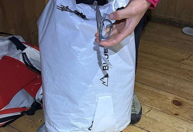 Beim Packen des Alpine Hauler Rucksackes.