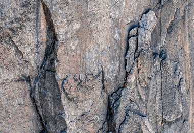 Steiler Granit wartet beim Sichtungscamp in Chamonix