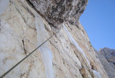 Mit Eis überzogenes Gelände in der Wand