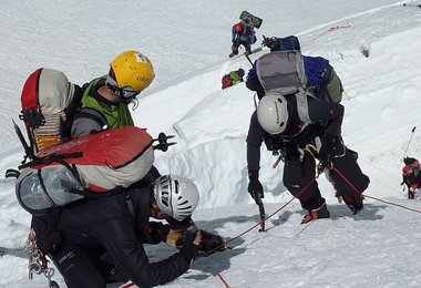 Filmen am Beginn der Lhotse-Flanke Bild: G.Kaltenbrunner