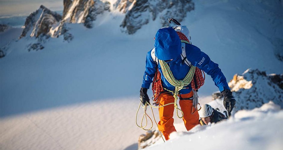 Bei extremen Bedingungen unterwegs mit der Eiger Extreme Nordwand Jacke 