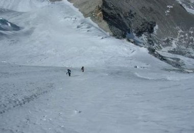 Tiefblick zum Castle Camp vom Aufstieg am Pungpa Ri