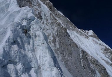 Samuel fuehrt Tag 3 6800m © Anthamattens