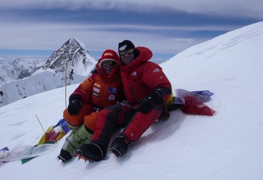 Alix von Melle und Luis Stitzinger auf dem Gipfel des Broad Peak, 8051m, den sie im Sommer 2011 erfolgreich erstiegen haben. Foto: Archiv Stitzinger & von Melle