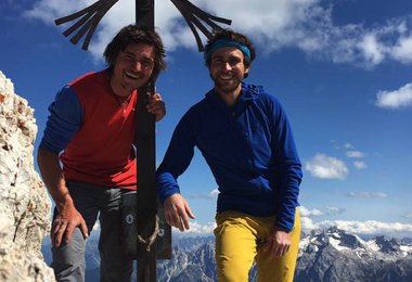 Siemon Gietl und Vitto Messini am Gipfel der Großen Zinne (c) Gietl/Messini