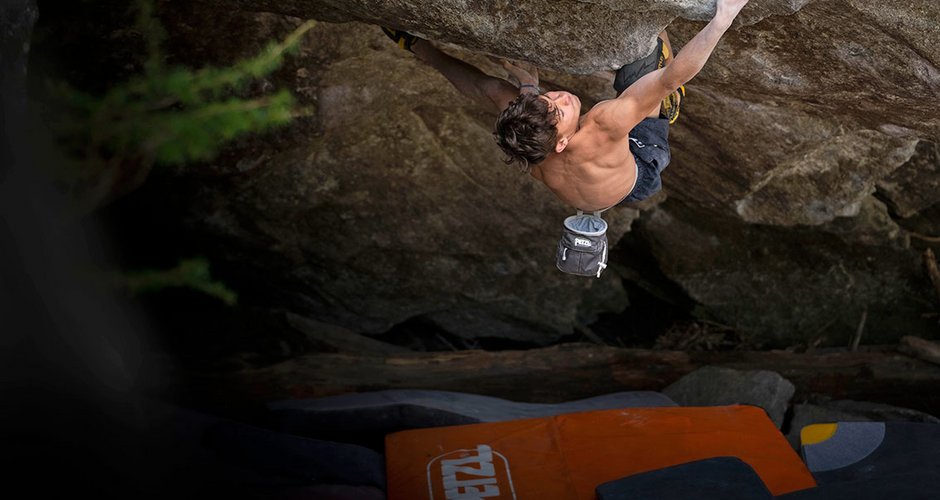 Timo-Uznik in "The-Source" 8b+; Fotograf auf Instagram: flowmotion.climbing