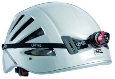 e+LITE auf einem Kletterhelm
