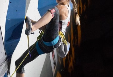 Jessica Pilz im Finale der IFSC Climbing World Championships 2018. (Foto: EXPA Pictures/Johann Groder)