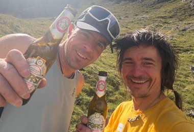 Dani Arnold und Simon Gietl nach ihrer Erstbegehung (c) Simon Gietl