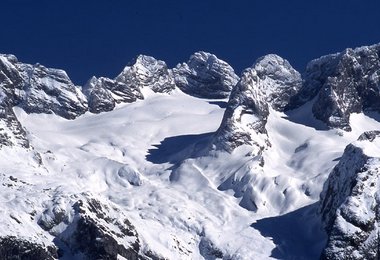 Der Gosaugletscher an dessen Beginn die Adamek-Hütte steht.  Foto: H. Raffalt