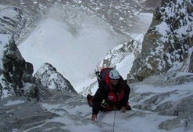 Im oberen Teil der Shisha Pangma Südwand