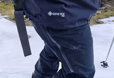 Das Material ist immer Gore-Tex Pro