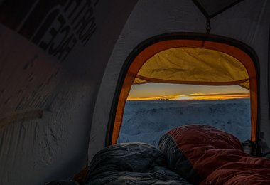 Zimmer mit Aussicht auf 6800 m (c) David Göttler/The North Face