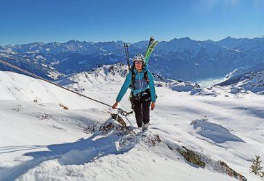 Gut zu sehen, die Brusttasche (einzige Tasche des Zebru Jackets).