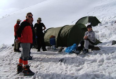 Im Hochlager - Abwarten und viel Tee trinken