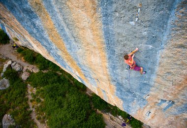 Enzo Oddo in Biographie 9a+ © Sam Bié / Petzl