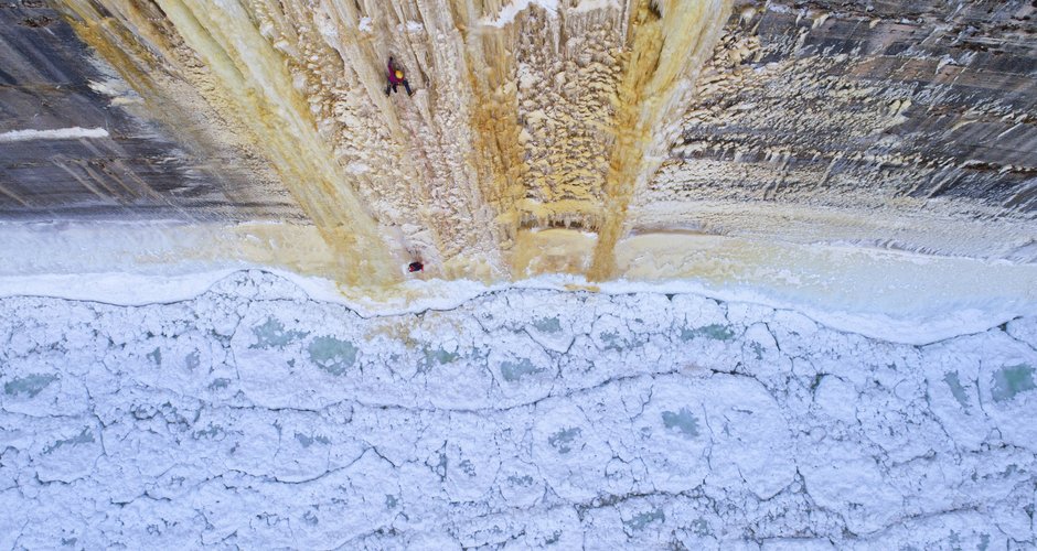 Angela Van Wiemeersch leads the HMR route on the Upper Peninsula of Michigan, USA, on 23 January, 2018 (c) Keith Ladzinski / Red Bull Content Pool