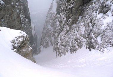 Der erste Blick in das Gully der Sassongher Rinne