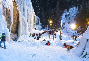 Schöne Abendstimmung Finale im Eispark Osttirol