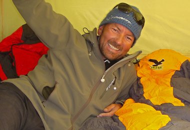 Wenn du ein Schiff bauen willst, so fange nicht damit an, Holz zu sammeln, Planken zu schneiden und die Arbeit einzuteilen, sondern erwecke in den Menschen die Sehnsucht nach dem weiten endlosen Meer. (Antoine de Saint-
Exypery)