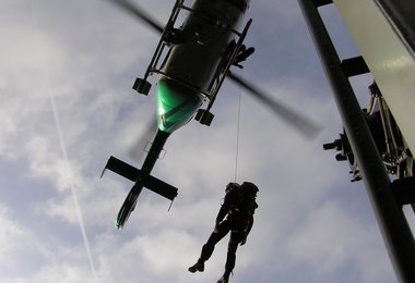 Hubschrauberbergung im Gebirge ; Foto: Bergwacht Mittenwald/L. Ostler