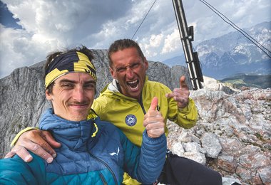 Tobi Ebner und Rudi Hauser nach der EB am Gipfel (c) Servus TV/ Tobi Ebner
