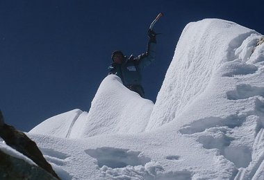 Ralf winkt in den Himmel c Hiro Takeuchi