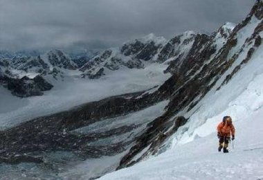 Beim Aufstieg zur Shisha Pangma - Simone schaffte die erste Winterbegehung dieses 8000ers