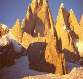 Der Cerro-Torre im Abendlicht ist einer der eindrucksvollsten Berge die es gibt.