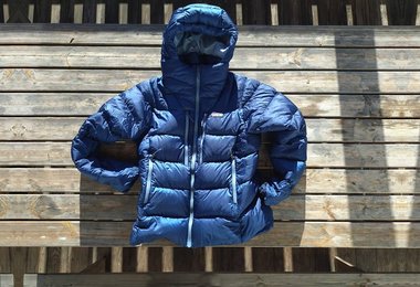 Der Patagonia Fitz Roy Down Hoody von vorne