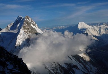 Abendstimmung über Broad Peak und Chogolisa. Alle Bilder © www.amical.de