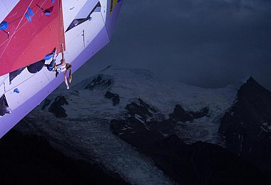 Jessica Pilz im Lead-Finale des Weltcups in Chamonix/FRA 2018. (Foto: Heiko Wilhelm)