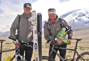 zum Basiscamp am 4500m; Sir Ed Hillery auf die Frage warum wir auf die Berge steigen.. .. Na, weil sie da sind!