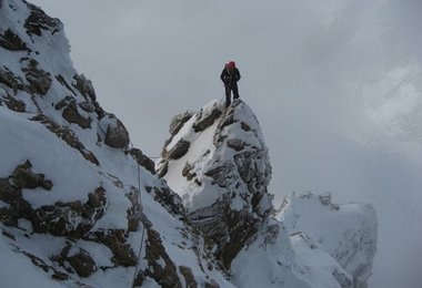 Tomaz Jakofcic am Grat des Schreckhorns © Miha Valic