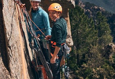 Lara und Romy knacken Delicatessen 8b