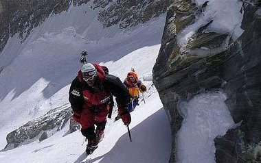 Entlang des Felssporns in Richtung Mittelgipfel