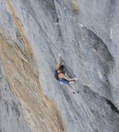 Dean Potter in Deep blue Sea7b+  © Beat Kammerlander