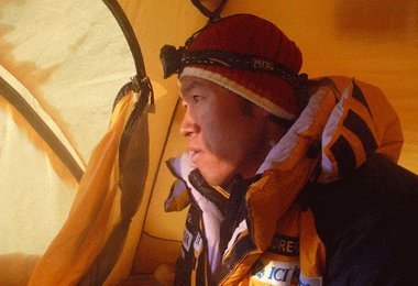 Hiro freut sich auf sonnige Aussichten morgens um 4:45 Uhr
