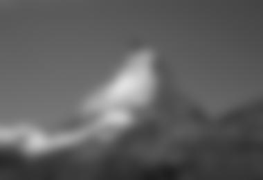 Das Matterhorn, in der Mitte der Hörnligrat.