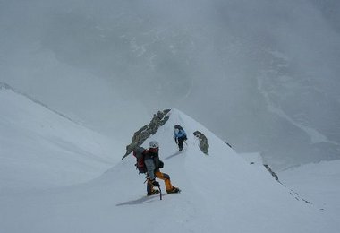 Kurz vorm Erreichen unseres Biwakplatzes auf 6650 m