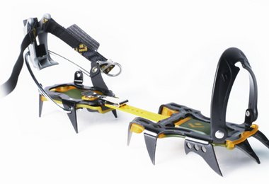 Das Steigeisen SERAC mit seinem sehr aggressiven zweiten Zackenpaar