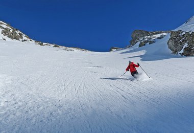 Bei der Abfahrt mit dem neuen Arva Reactor Ultralite.
