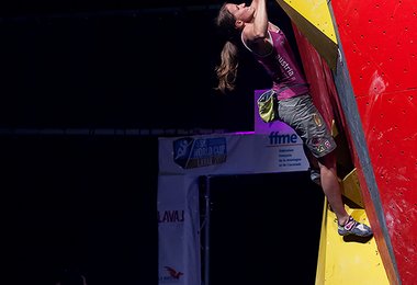 Anna Stöhr beim Boulderweltcup-Finale Laval
