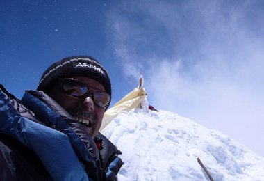 Ralf Dujmovits am höchsten Punkt des Makalu: 11. Mai 2008, 12:15