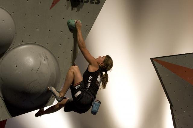 Anna Stöhr beim Boulder-Weltcup in Montauban (FRA)