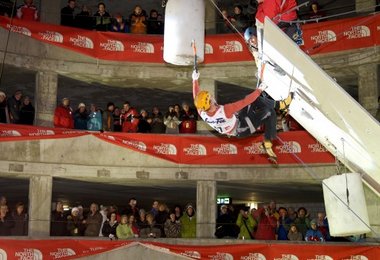 Simon Anthamatten gewinnt in Saas Fee und ist Welcupsieger. Foto: Klaus Fengler