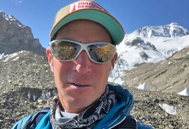 Lukas Furtenbach: „Mit dem heutigen Tag wird die Geschichte der kommerziellen Everest-Besteigungen neu geschrieben. Mit unserer Flash-Expedition geht´s in 21 Tagen auf den Gipfel.“ (Foto: Furtenbach Adventures)