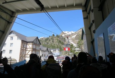 Auffahrt zu den Elbrus Hütten